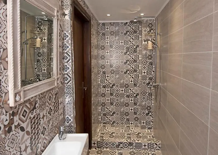 Arionos - Old Town *