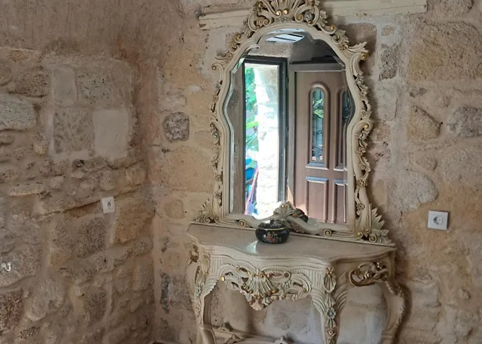 Arionos - Old Town Rhodes City